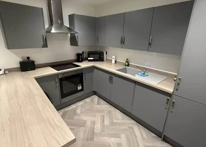 2 Bedroom Serviced In - 4 Loftus