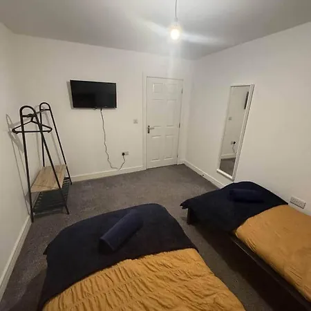 2 Bedroom Serviced In - 4 Apartment *