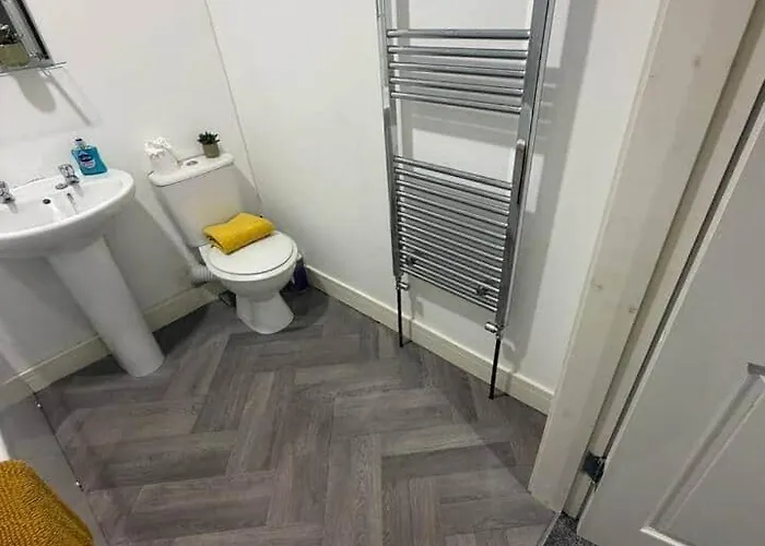 2 Bedroom Serviced In - 4 Apartment *